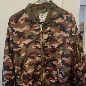 Camo  bomber jacket 🚭